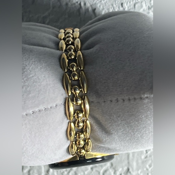 GUCCI 11/12.2 interchangeable bezels with 1 metallic bezel (black) - Picture 9 of 13